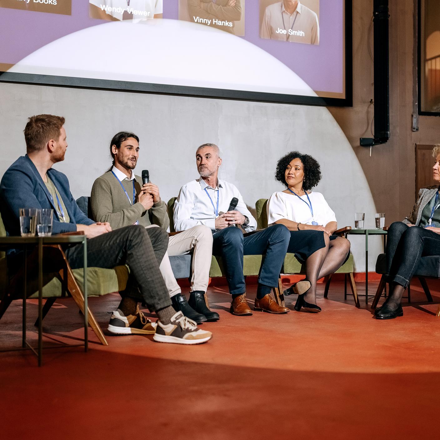 Connection experts - Group of business people in the convention centre