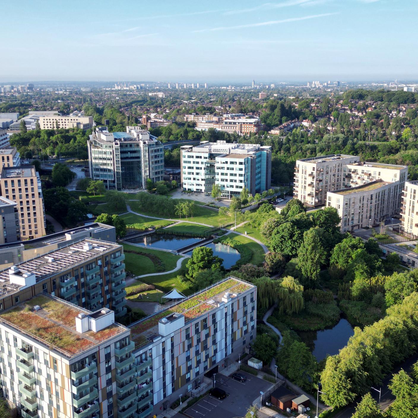 Sách giới thiệu: PAS 9980 Đánh giá rủi ro cháy nổ của tường ngoài và lớp ốp căn hộ